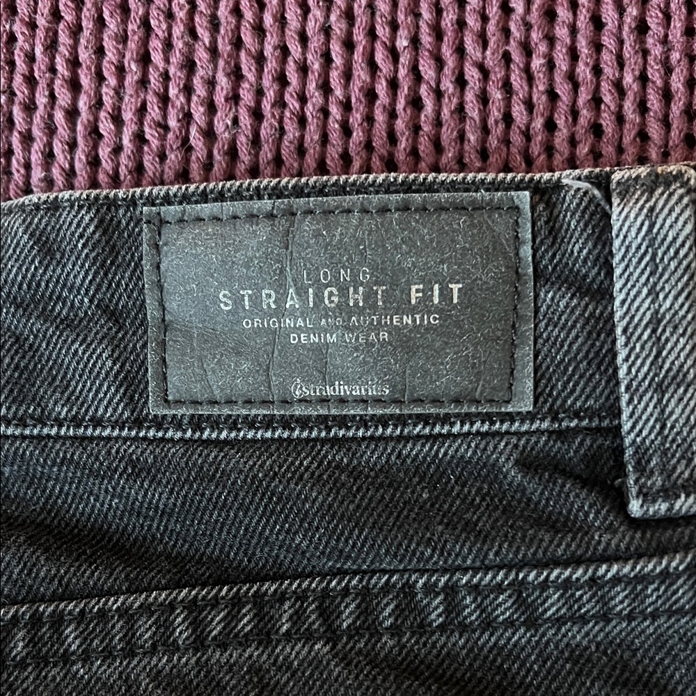 Stradivarius Black Straight Leg Jeans - Picture 3 of 4
